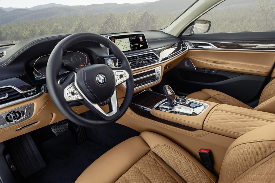 Интерьер BMW 750Li xDrive (G12) 2019 года  (WW) (фото 46 из 164)
